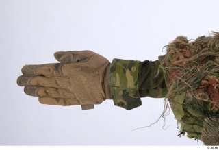 Photos Andrew Elliott Sniper in Ghillie hand 0005.jpg